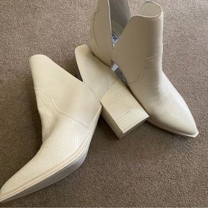 Steve Madden Chaya Pointed Bootie